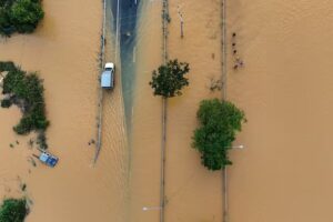  Thailand floods threaten global rubber output
