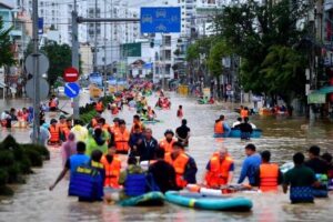 Deadly floods in Vietnam and Thailand expose climate-risk gap Deadly floods in Vietnam and Thailand expose climate-risk gap