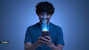 AI CHATBOTS ARE QUIETLY SHAPING DAILY DECISIONS AS USERS GROW MORE DEPENDENT AI CHATBOTS ARE QUIETLY SHAPING DAILY DECISIONS AS USERS GROW MORE DEPENDENT