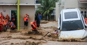 Indonesia races to reach survivors after deadly Sumatra floods