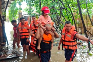 Philippines scrambles relief as eastern provinces brace for second storm this month Philippines scrambles relief as eastern provinces brace for second storm this month