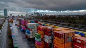 Germany Warns of Prolonged Economic Stagnation as Export Orders Weaken