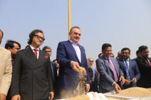 Large U.S. Wheat Shipment Arrives at Chattogram Port, Ambassador’s Visit Aims to Strengthen Trade Ties Large U.S. Wheat Shipment Arrives at Chattogram Port, Ambassador’s Visit Aims to Strengthen Trade Ties