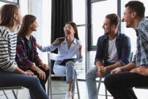 Group therapy emerges as a powerful alternative to one‑on‑one counselling