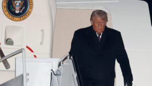 Trump Threatens 100% Tariffs on Canada Over Expanding Trade With China